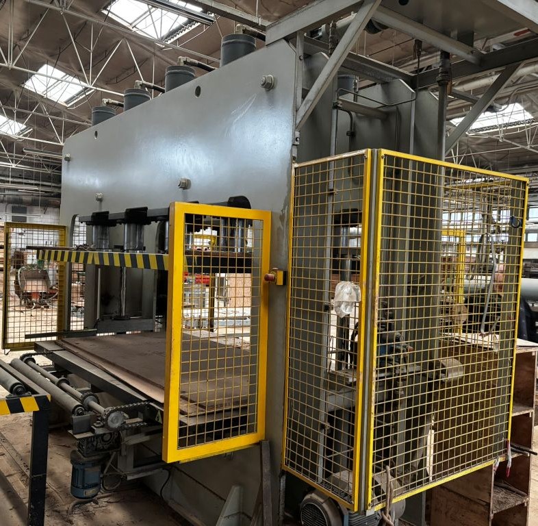 Talleres March PPR2819 Cold press pic2 Pre prensa Talleres March PPR2819