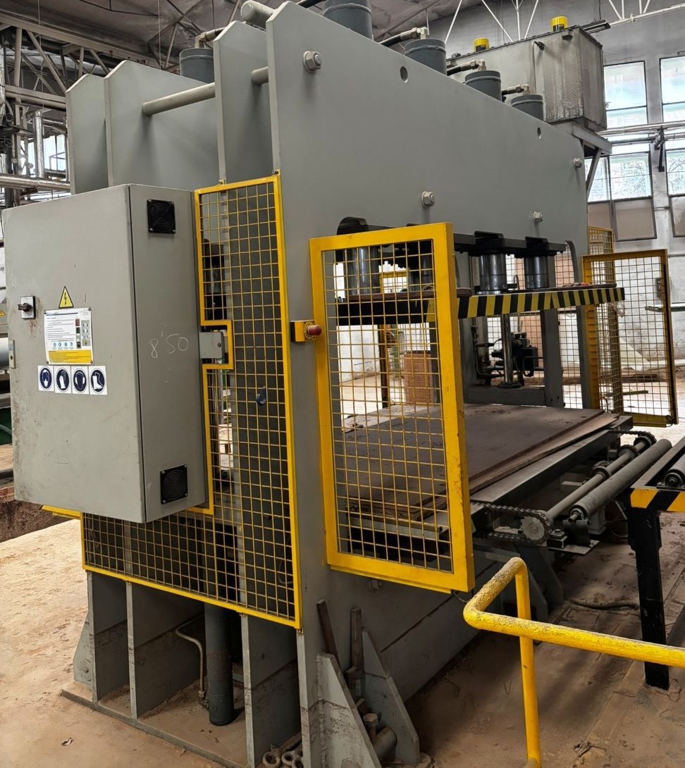 Talleres March PPR2819 Cold press pic3 Pre prensa Talleres March PPR2819